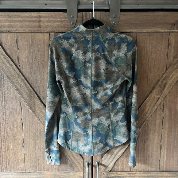 Athleta Salutation Topiary Abstract Olive Jacket Size S - Picture 7 of 10